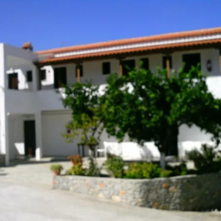 Aparthotel Kirimis *