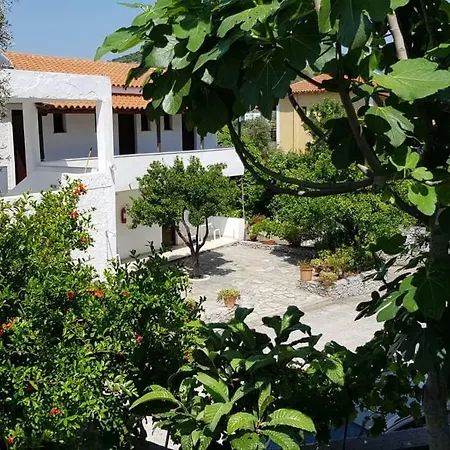 Kirimis Aparthotel *