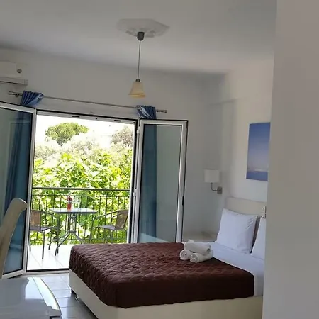 Kirimis Aparthotel *
