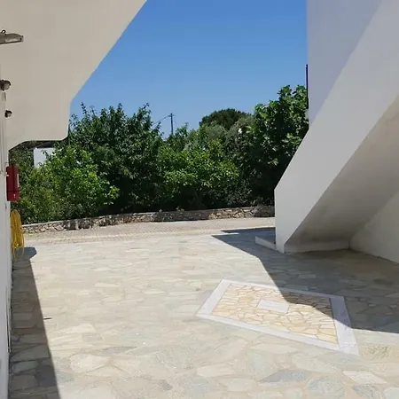 Kirimis Aparthotel Troulos